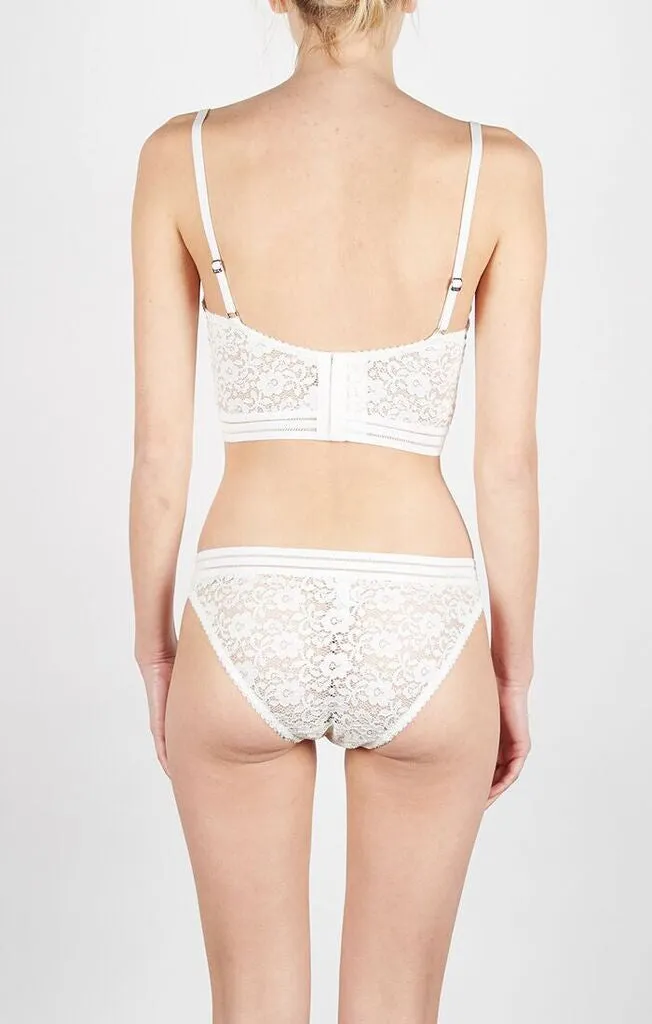 Agnes Tri Brief
