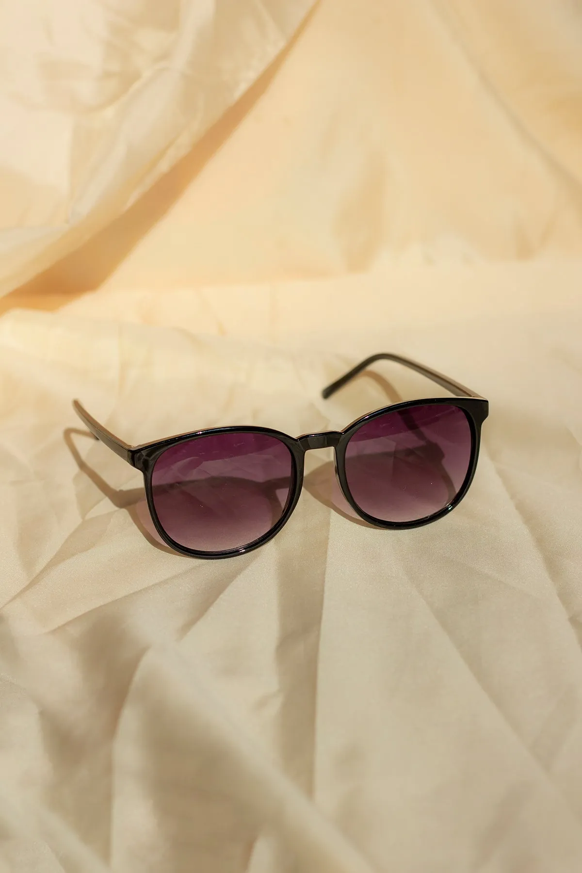Rounded Full Classic Sunglasses